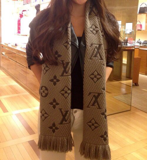 Luxury Red Knit Replica Louis Vuitton Scarf – Monogram & Fringe