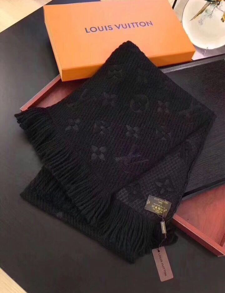 Luxury Red Knit Replica Louis Vuitton Scarf – Monogram & Fringe