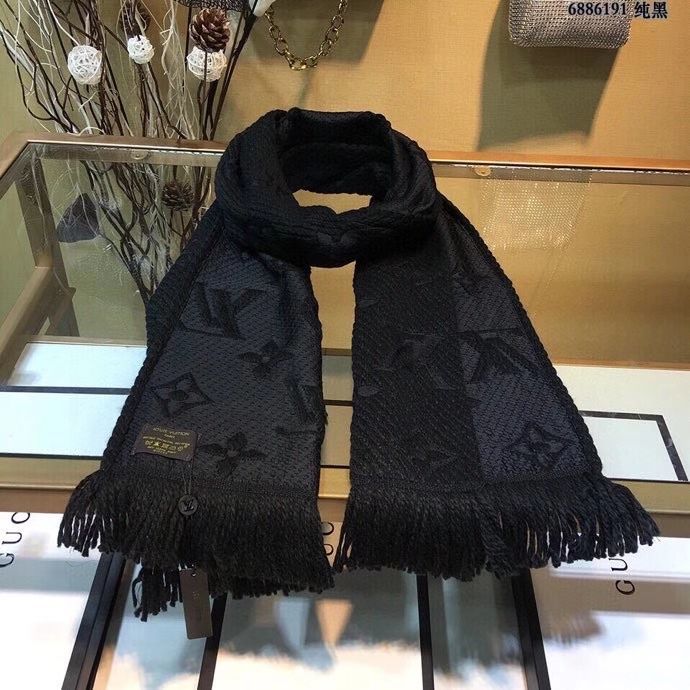 Luxury Red Knit Replica Louis Vuitton Scarf – Monogram & Fringe