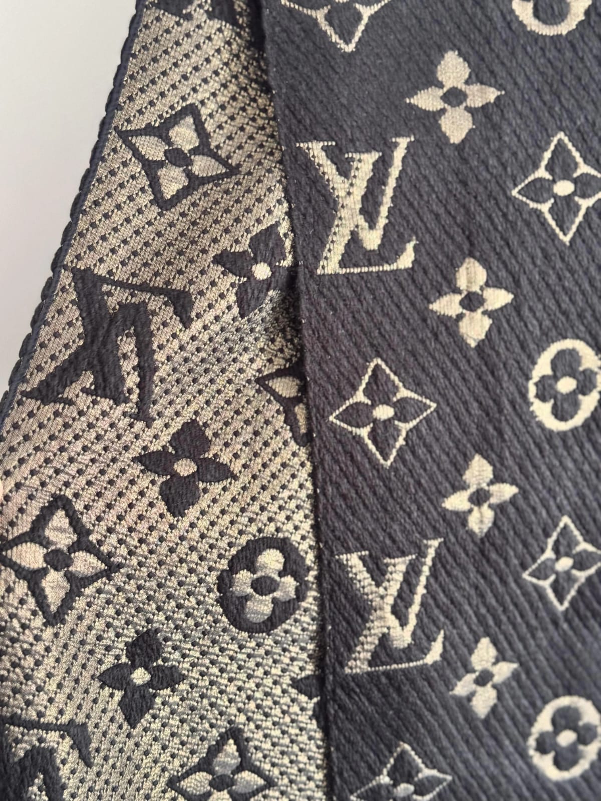 Luxury Red Knit Replica Louis Vuitton Scarf – Monogram & Fringe