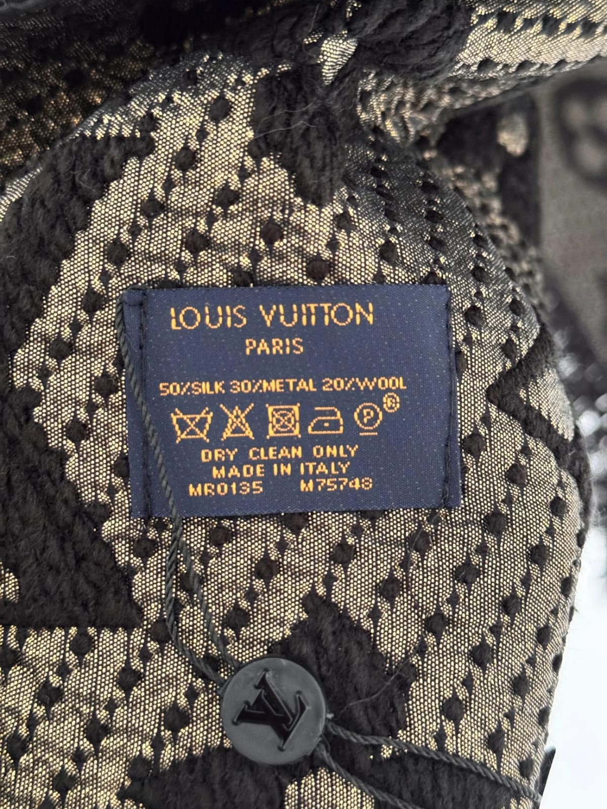Luxury Red Knit Replica Louis Vuitton Scarf – Monogram & Fringe