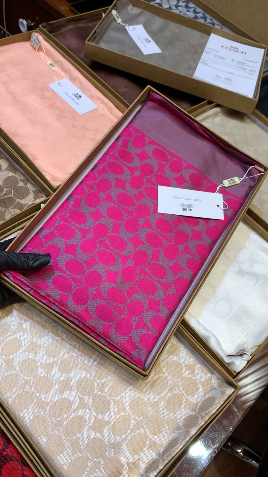 Elegant Monogram Scarf – Soft Touch Unisex Fashion Accessory