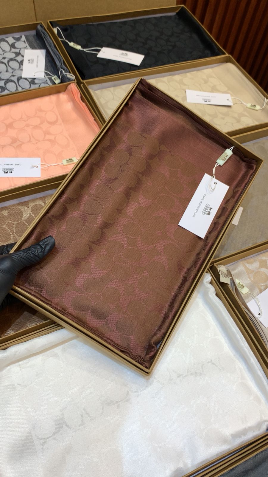 Elegant Monogram Scarf – Soft Touch Unisex Fashion Accessory