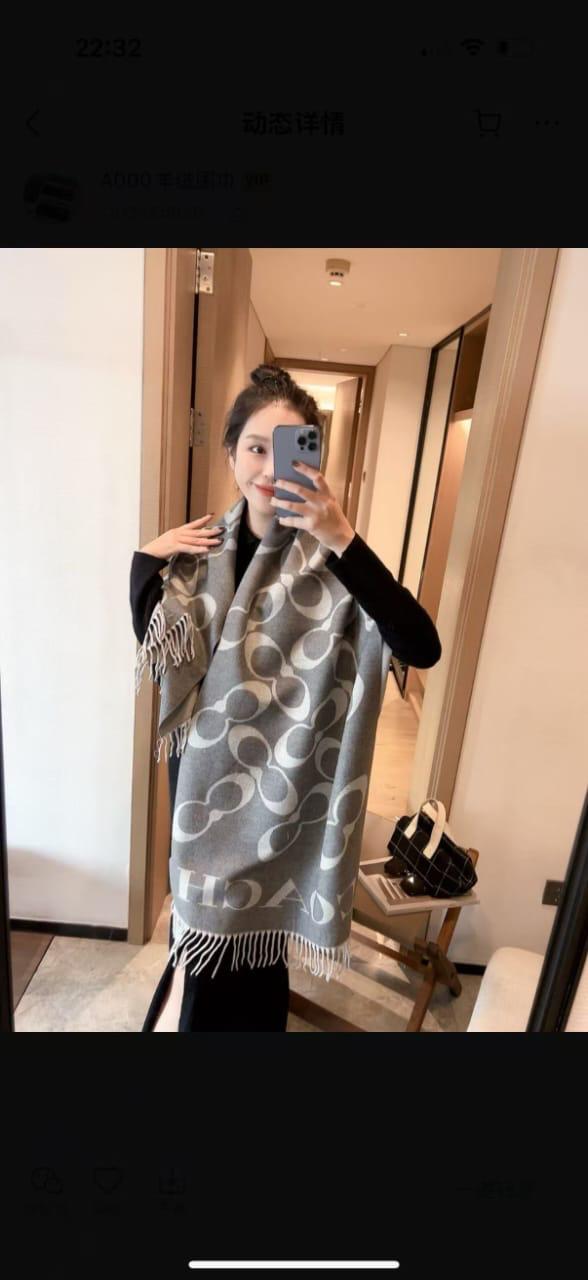 Elegant Reversible wool Blend Scarf in  Modern Pattern