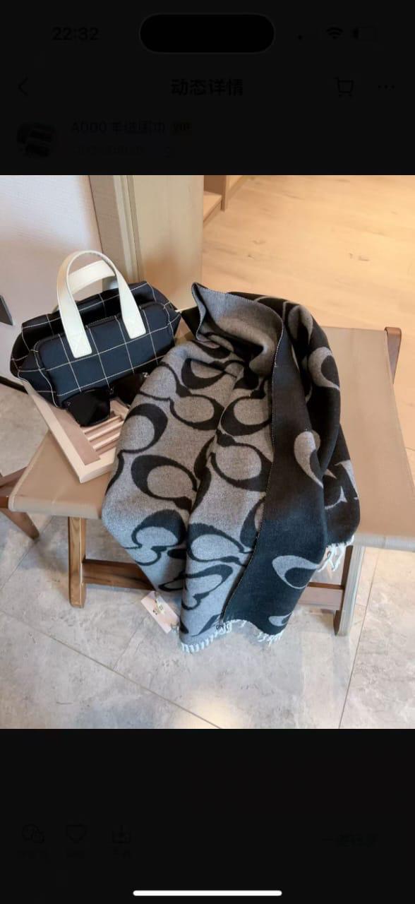 Elegant Reversible wool Blend Scarf in  Modern Pattern