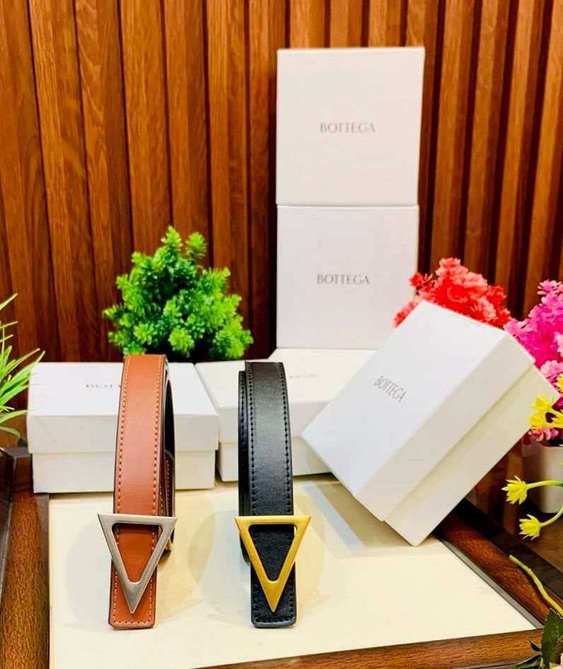 Premium Leather Belt with Triangular Metal Buckle – Designer-Inspired Minimal Edition