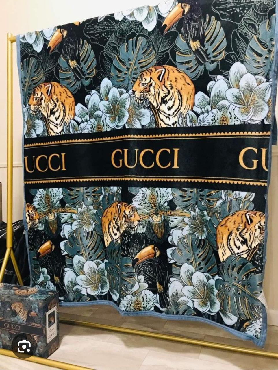 Luxury Jungle Print Comfort Blanket with Soft Plush Finish