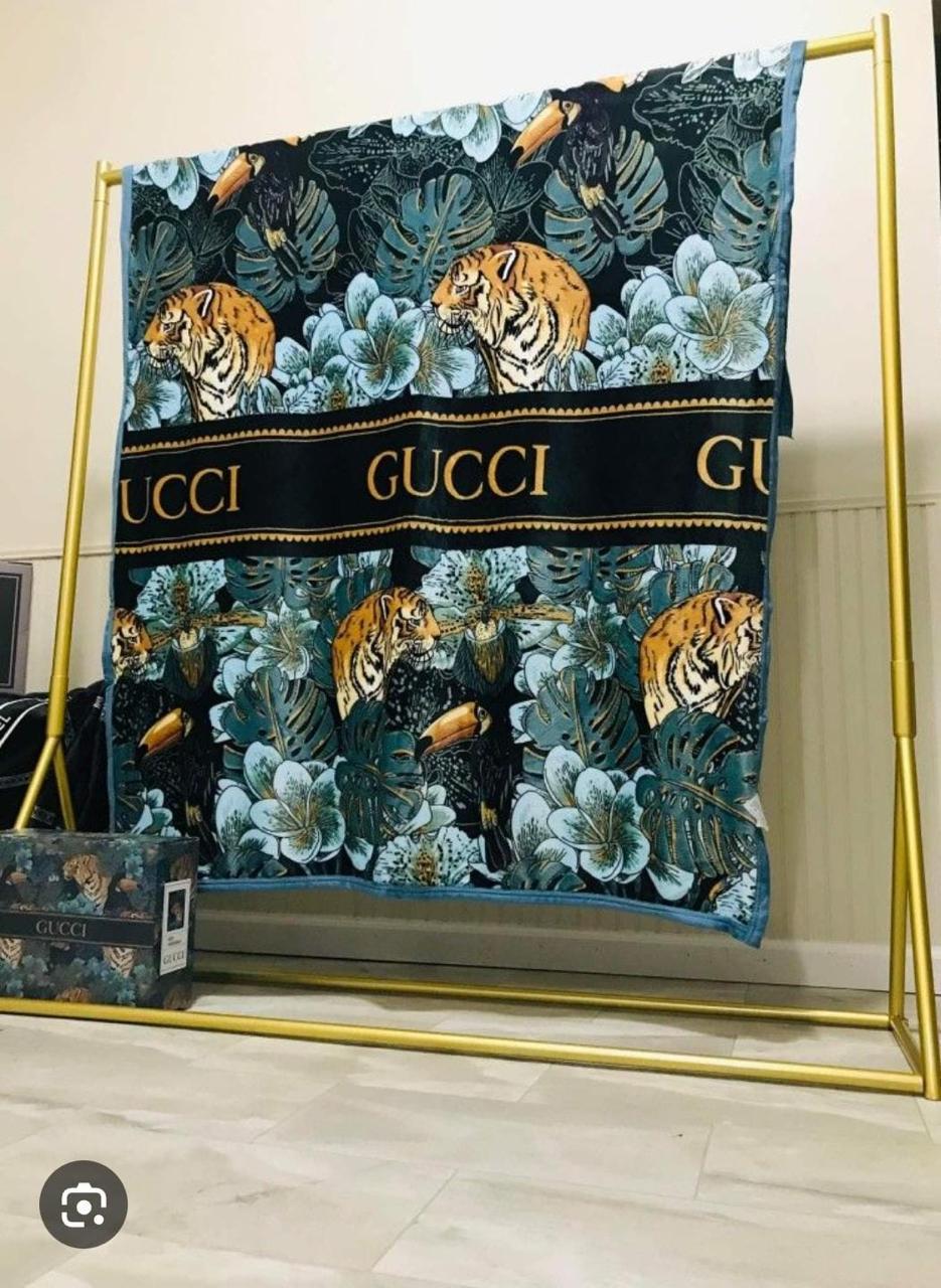 Luxury Jungle Print Comfort Blanket with Soft Plush Finish