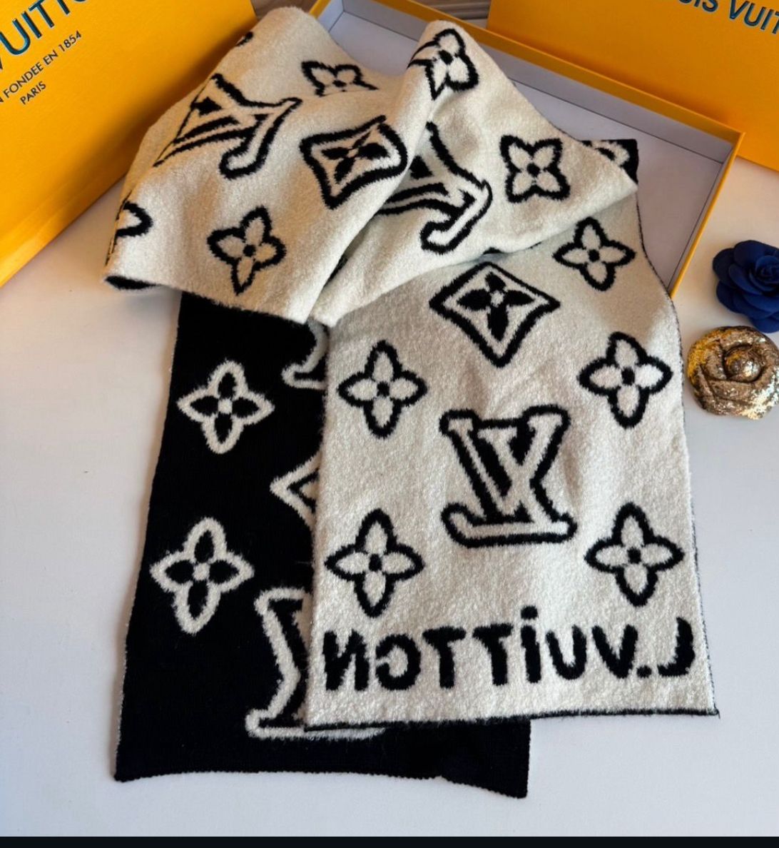Luxury Monogram Knit Winter Scarf for Women