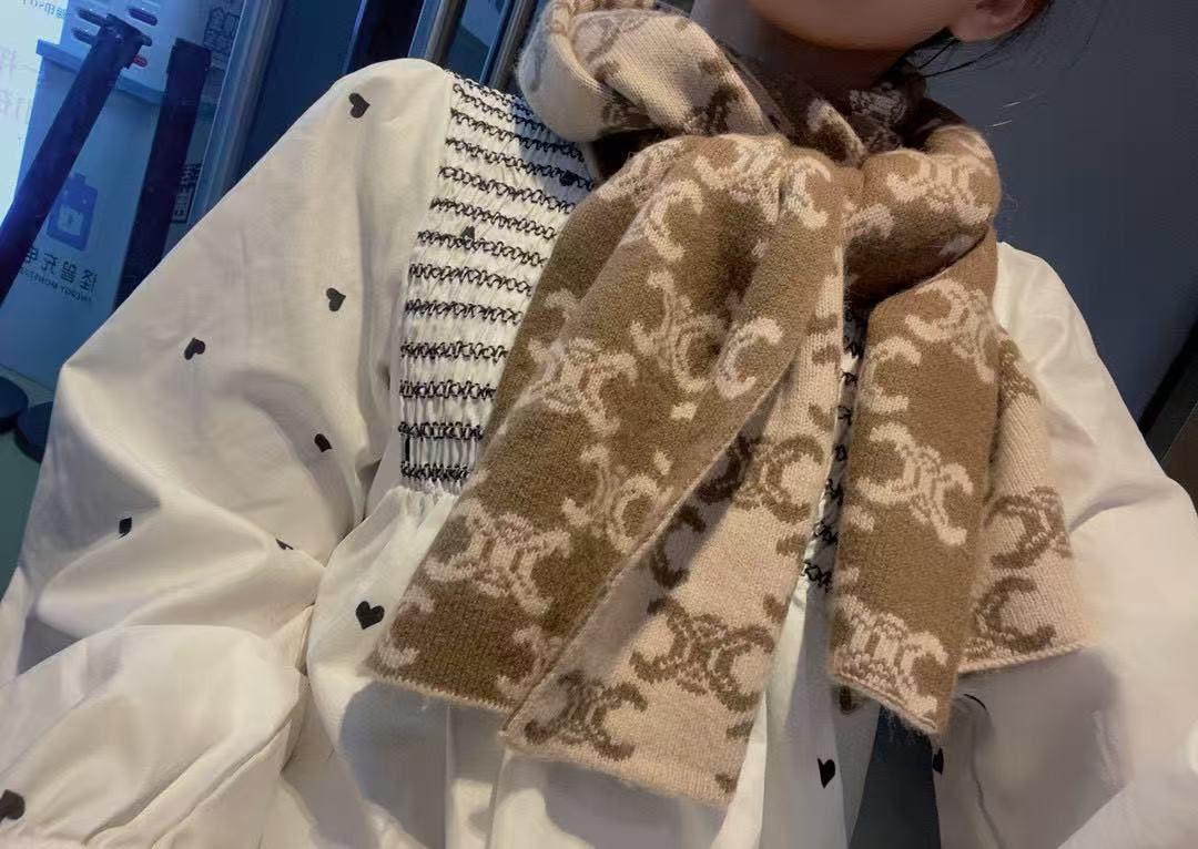 Classic Monogram Pattern Wool Blend Stole for Winter