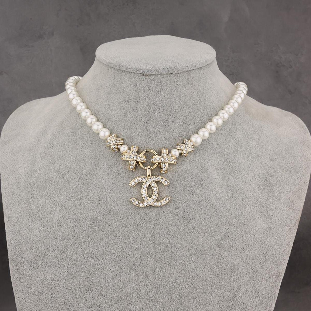 Elegant Pearl Pendant Necklace with Crystal Accents