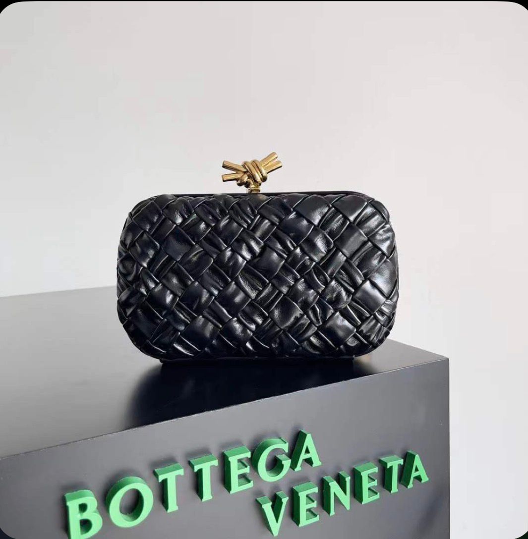 Luxury women Clutch Bag – Premium Textured Evening Handbag