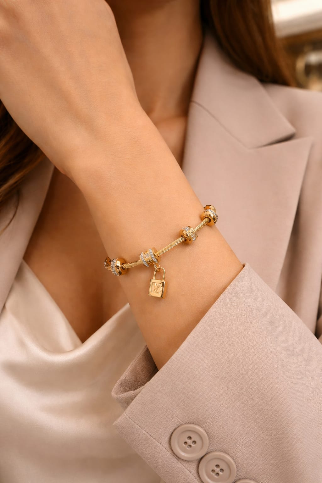 Luxury Gold Charm Bracelet with Lock Pendant – Elegant Crystal Bead Bangle
