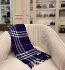Luxurious Checkered Cashmere Scarf with Fringed Edges