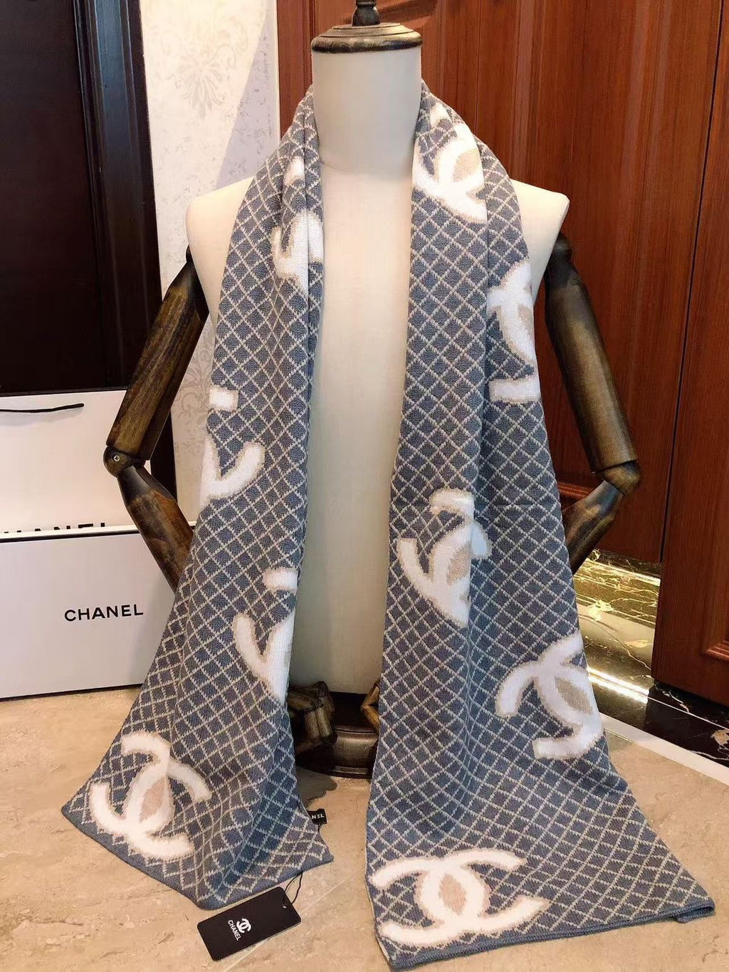 Luxury Monogram Pattern Winter Stole for Men & Women